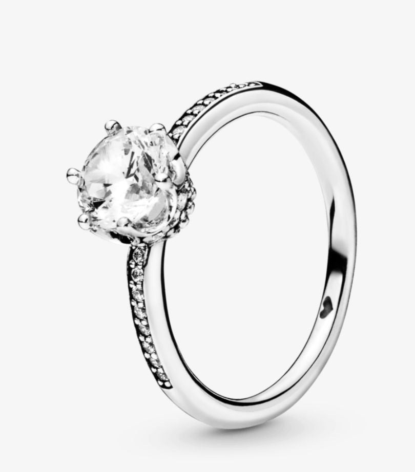 Anillo de corona deslumbrante transparente